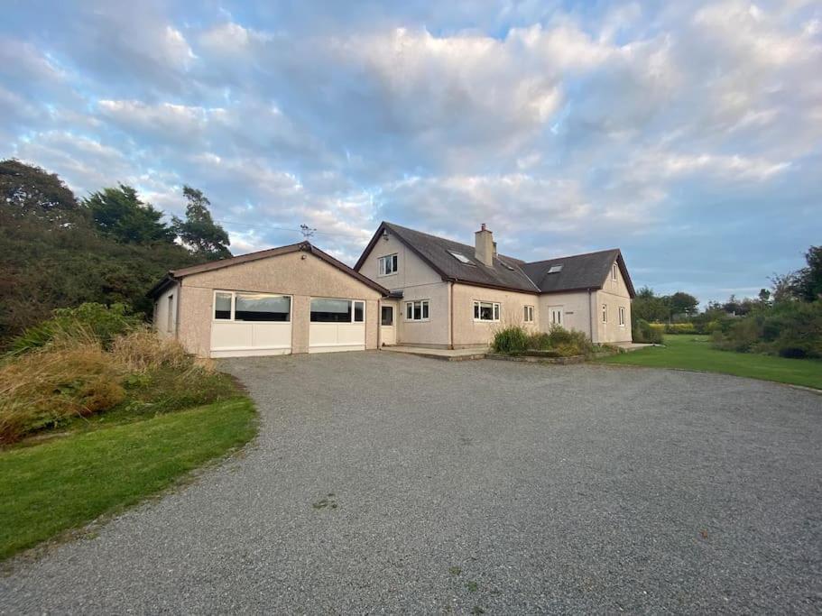 Jaw-Dropping Beach House In Anglesey Benllech Exterior photo