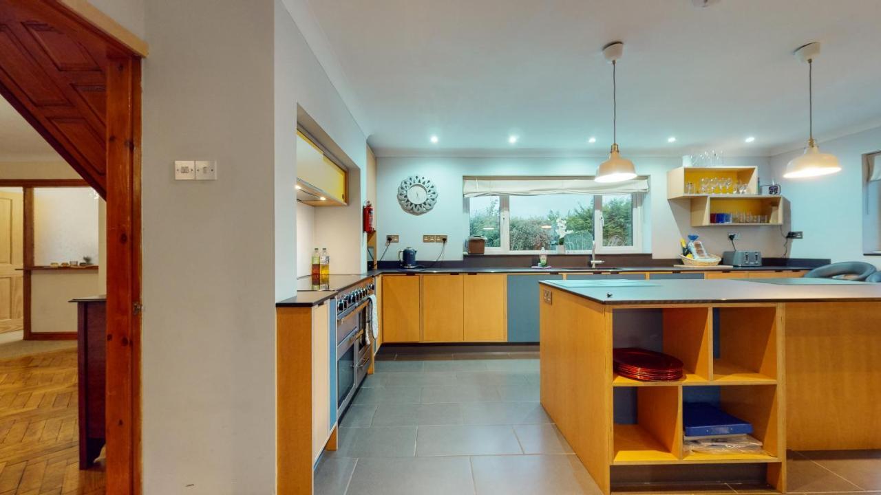 Jaw-Dropping Beach House In Anglesey Benllech Exterior photo