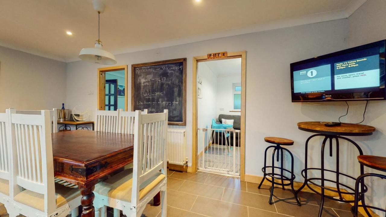 Jaw-Dropping Beach House In Anglesey Benllech Exterior photo
