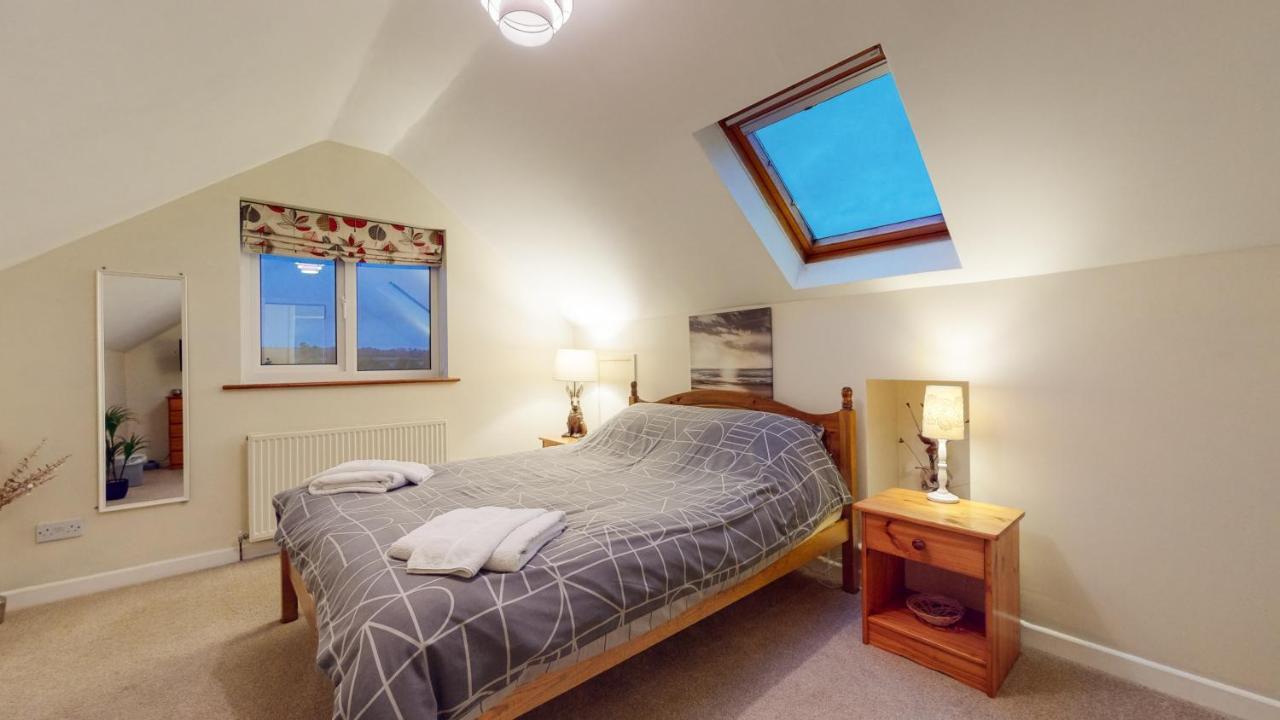 Jaw-Dropping Beach House In Anglesey Benllech Exterior photo
